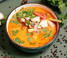 Том Ям с курицей и кальмарами, с рисом
