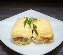 Горбуша с овощами под сыром