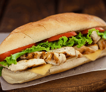Sandwich poulet crudités