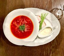 Борщ с говядиной и Наполеоном из Бородинского хлеба