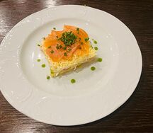 Салат Мимоза с лососем слабой соли