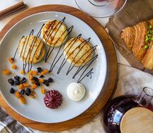 Сырники с клубничным джемом