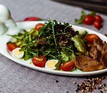 Руккола с утиной грудкой