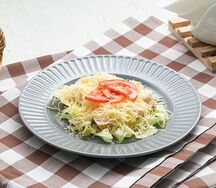 Салат с копченой грудкой и ананасами