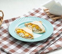 Блинчики с творогом и персиком