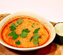 Том ям с креветками и кальмарами