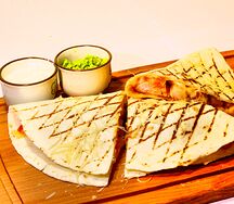 Мексиканская Кесадилья с курицей