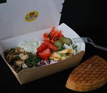 Шаурма на тарелке со свининой Maxi