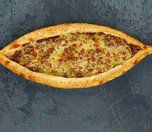 Кавурма пиде с сыром и мясом