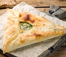 Ануш Патар с сыром и зеленью