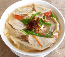 Soupe chinoise aux raviolis