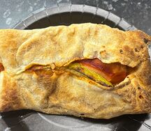 Пицца vegan calzone закрытая Самоса