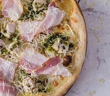 Пицца Куриная грудка с беконом