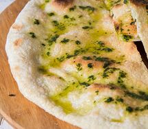 Фокачча с соусом песто