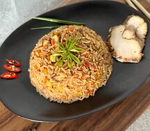 Жаренный рис с курицей