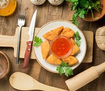 Сулугуни с кисло-сладким соусом