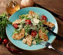 Цезарь по-грузински с копченым сулугуни