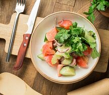 Овощной салат с грецким орехом