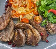Бараний язык с овощами