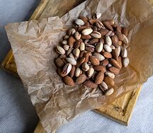 Микс фисташек и копченого миндаля