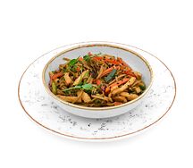Гречневая лапша с овощами и курицей в соусе терияки