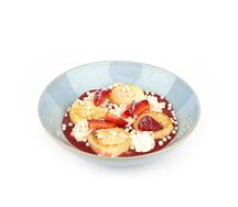 Сырники с клубничным джемом и сливочным кремом