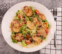 Салат Цезарь с курицей