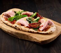 Педе с мортаделой и вялеными томатами