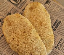 Лепешка с кунжутом