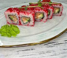 Ролл калифорния с лососем