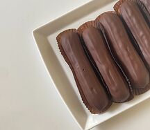 Эклер шоколадный