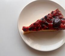 Торт с лесными ягодами