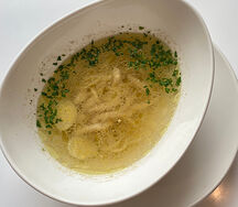 Куриный бульон с лапшой