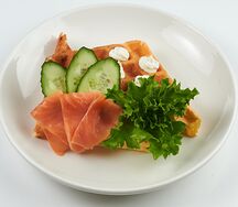 Вафли с лососем