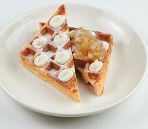 Вафли с яблочным конфитюром и крем-чиз