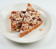 Вафли с фундуком и карамельным кремом