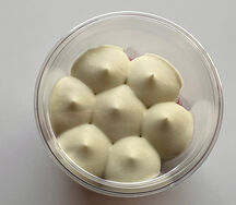 Пирожное Малина с фисташками