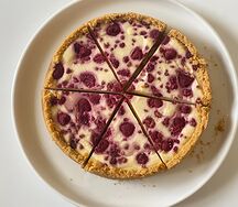 Запеканка из рикотты с малиной