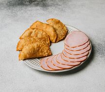Чебуреки со свининой и говядиной