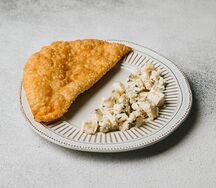 Чебурек с сыром сулугуни