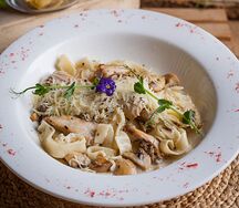 С цыплёнком и грибами