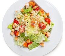 Салат Цезарь с копченой курицей