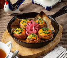 Запеченные грибы с куриной начинкой