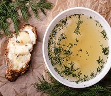 Куриный бульон с лапшой