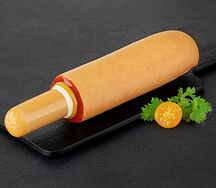 Французский хот-дог с куриной сосиской гриль