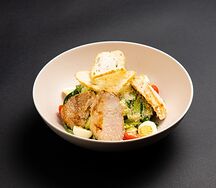Салат Цезарь с куриным филе