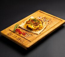 Рубленый стейк с сыром чеддер