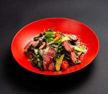 Салат с домашним ростбифом