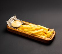 Картофель фри с соусом трюфельный беарнез