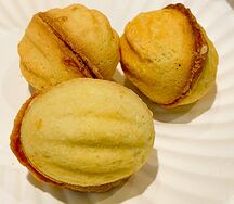 Орешки с варёной сгущенкой